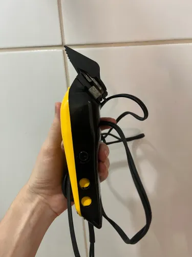 Máquina de corta cabelo 