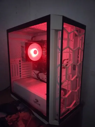 CPU 16gb AMD Ryzen 3 pro 3200GE w/ Radeon Vega graphics redragon 234GB