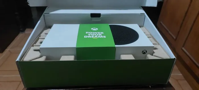 Xbox Series S 512GB SSD + Controle Original com fio 3m - Na Caixa - semi-novo