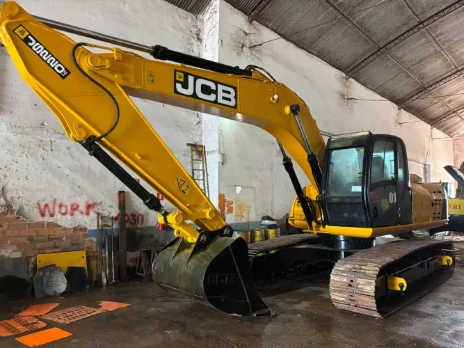 Escavadeira JCB JS220Lc