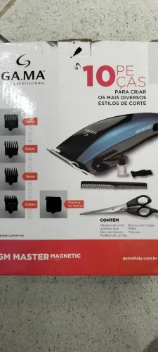 Máquina de corte de cabelo com 4 pentes inclusos.