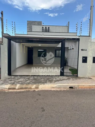 Casa no JARDIM AMÉRICA nova recém construída com fachada imponente e moderna , com 3 quart
