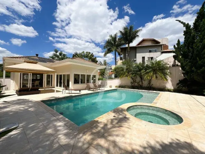 Casa de alto padrão à venda em condomínio fechado de luxo em Atibaia, com 4 suítes, Atibai