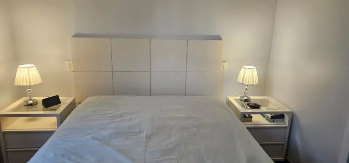 Cabeceira de cama de casal e 2 mesas de criado
