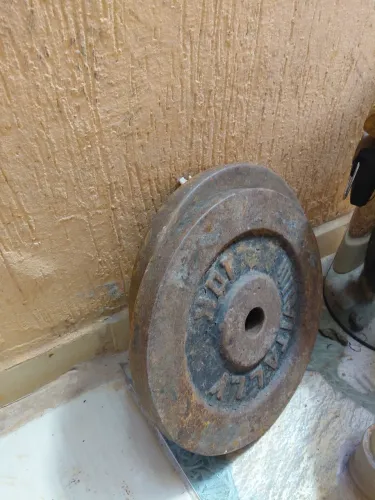 Vendo 2 anilhas de musculação. 10 quilos cada.