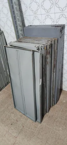 Prateleiras 40cm usadas 3 pecas c/ detalhes cap 40kg por bandeja
