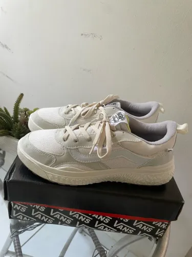Tênis Vans UltraRange Off-White