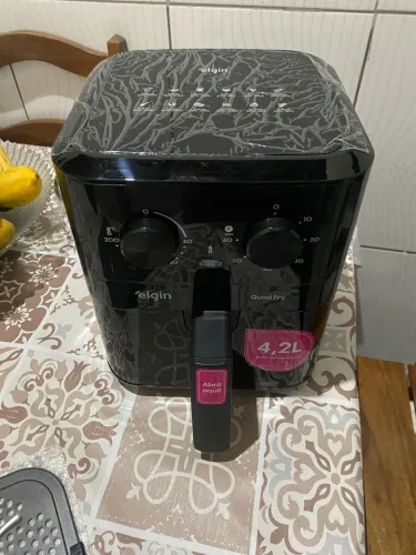 Fritadeira elétrica (Air fryer) Elgin 4,2 L
