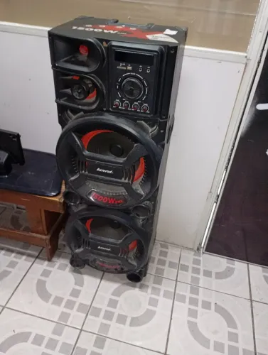 Vendo caixa amplificada Amvox 1500 watts funcionando perfeitamente R$ 1500,00