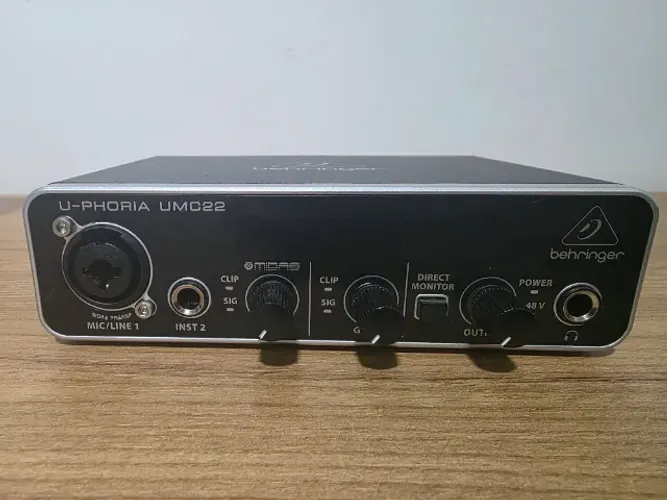 Behringer UMC22