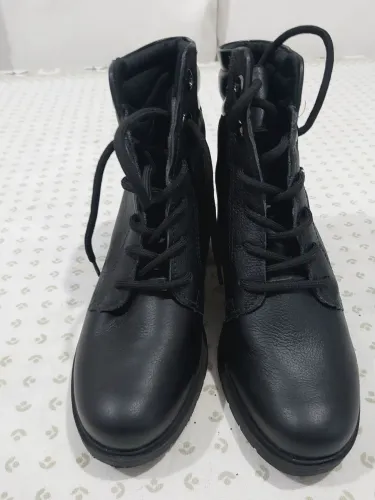 Bota preta da marca DAKOTA, tamanho 35 (NUNCA USADA)