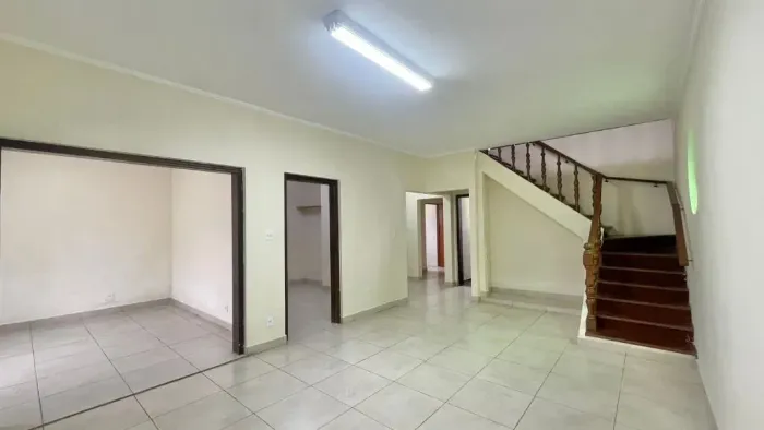 ALUGA-SE  Casa Comercial para Locação | 6 Salas | Centro  São José dos Campos/SP