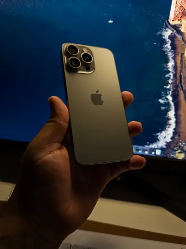 iPhone 15 Pro Max - 256GB (Peça única)