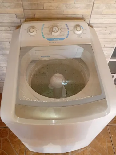 Vendo lava roupas. Eletrolux 9kg toda revisada com garantia de 3 meses