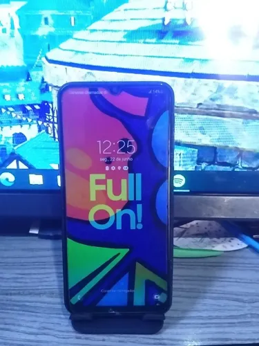 Samsung Galaxy M20 Funcionando perfeitamente apenas com detalhes estéticos 