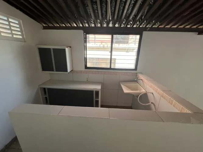 Excelente casa 01 quarto Altiplano