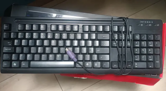 Teclado Integris P2 antigo
