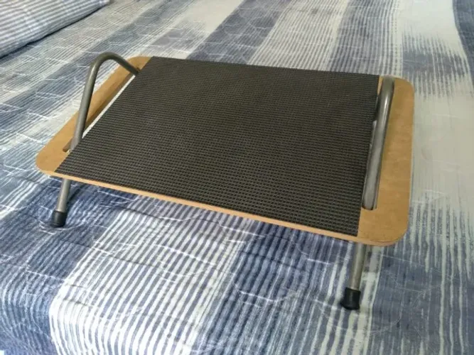 Apoio para Pés Ergonômico Balance Pro MDF e Aço cromado Emborrachado