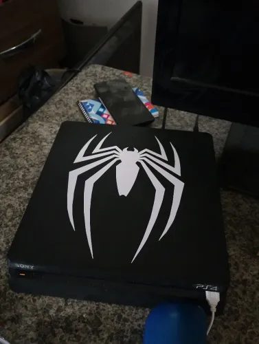 Ps4 Slim 1TB + 1 controle