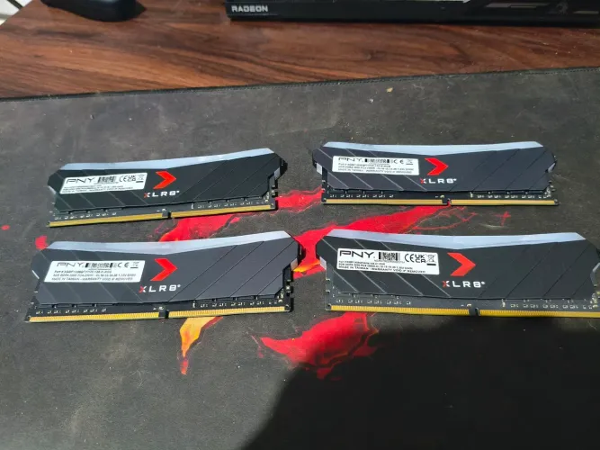 Memória DDR4 32gb(4x8gb) 3200mhz RGB