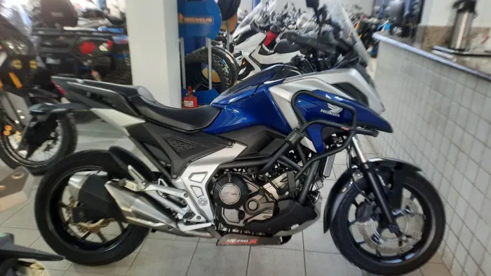 Honda NC 750 X 2022/22 com acessórios impecavel