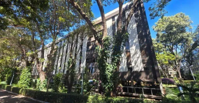 Apartamento de Alto Padrão 4 Quartos (1 Suíte) | 100% Reformado | Nascente e Vazado SQS 3