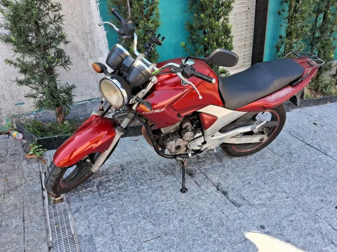 Moto Yamaha fazer 250 - SUPER BARATA