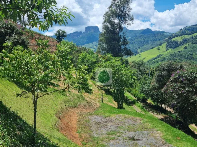 Terreno com platô e vista para Pedra do Baú à venda, 2590 m² por R$ 360.000 - Quilombo - S