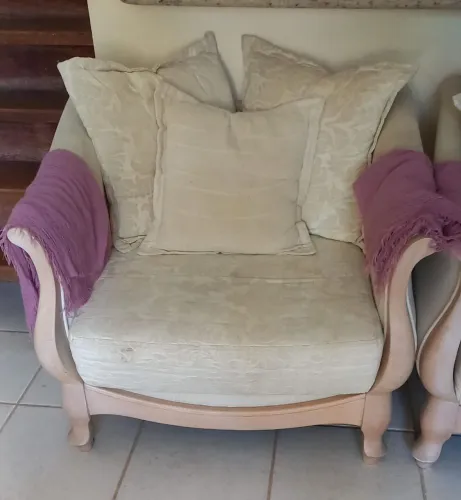 Poltronas Estilo Provençal - Madeira Maciça
