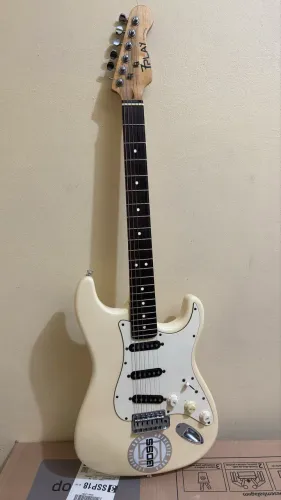 Guitarra Stratocaster Condor