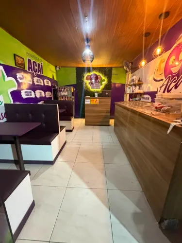 Equipamentos de bater açaí e armários