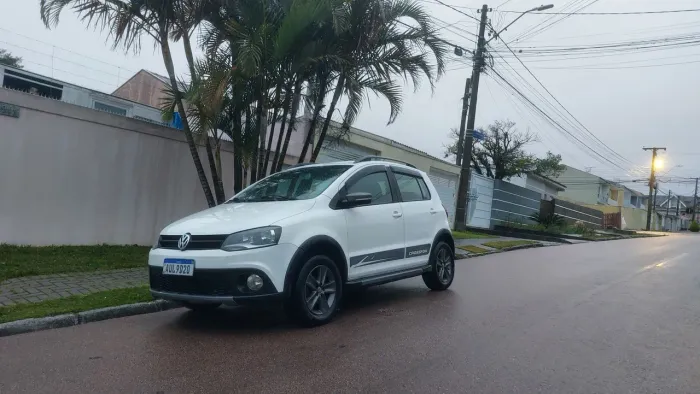 Volkswagen Crossfox 1.6 MI Total Flex 8V 5P 2012
