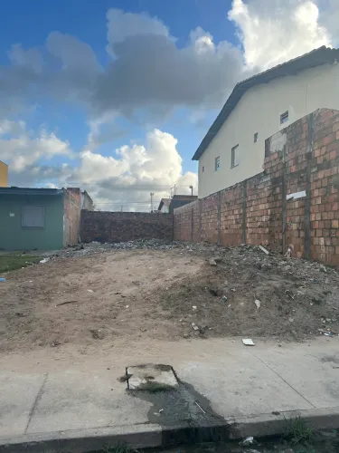 Vende-se Terreno 8x25 Marivan