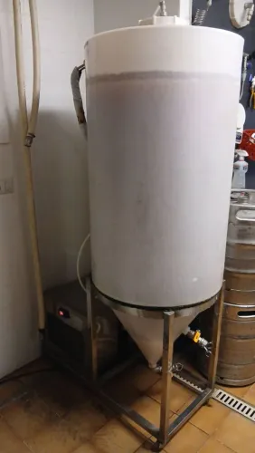 Fermentador prolipopileno autorefrigerado 350L