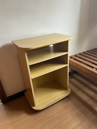 Mesinha de cabeceira