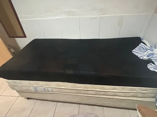 vende-se base e colchão