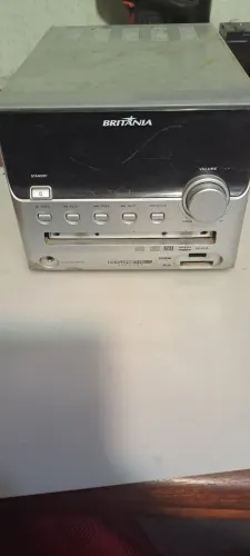Mini system  britania  com defeito /para retirada de peças 