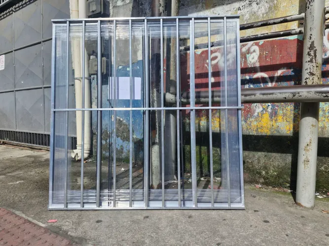 JANELA ALUMÍNIO COM GRADE 1,20X1,20 E 4 FOLHAS!! OFERTA DE FÁBRICA!