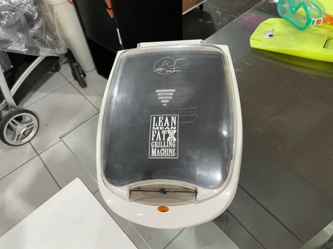 Grill Elétrico George Foreman Grilling Machine GBZ4 Branco