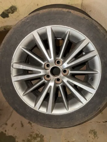 Roda esportiva Toyota
