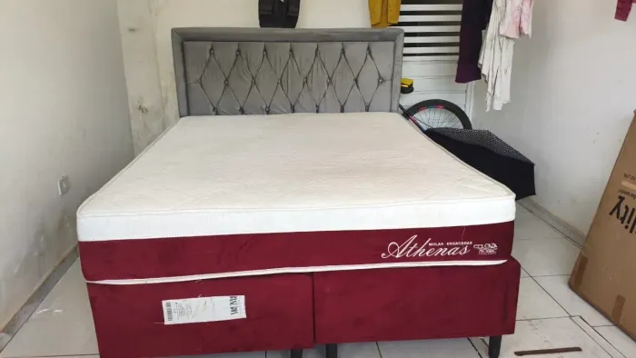 Cama Box Queen Molas Ensacadas + Cabeceira Estofada