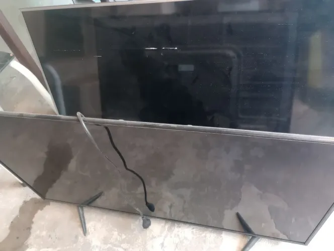 Vendo 12 TVs entre 32 e 50 polegadas com problema na tela o restante funciona