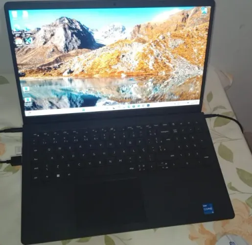 Dell Inspiron 15 3520 i5-1235U (12ª geração)| 8GB RAM | SSD NVMe 256GB | Windows 11