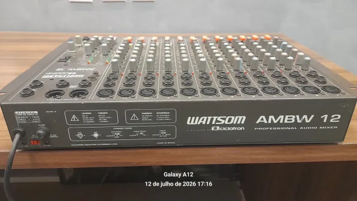 Mesa de som wattsom 12 canais 