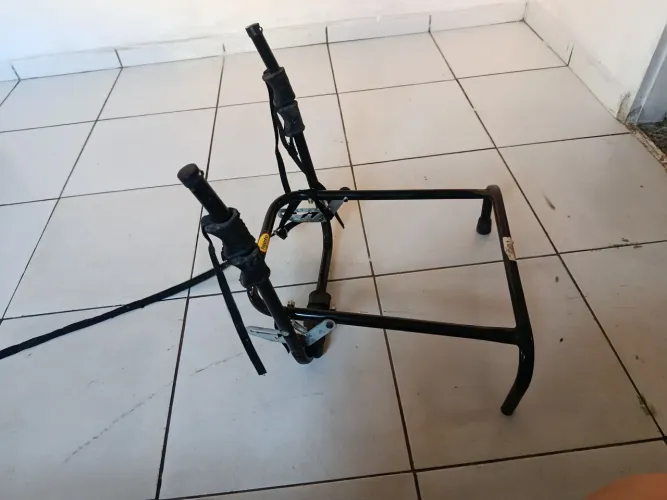 Vende-se suporte para carregar bike