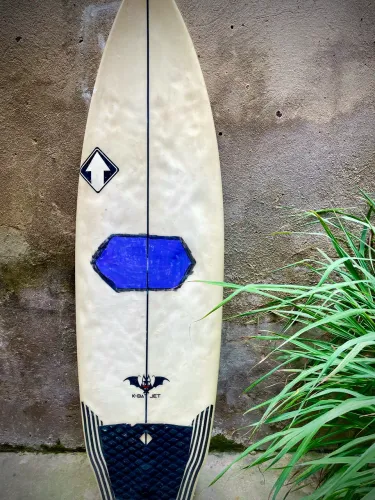 ? PRANCHA DE SURF NORTH SHORE 5'10" + 3 QUILHAS