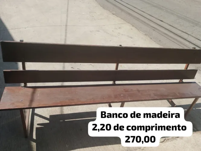 Banco de madeira