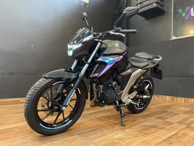 Yamaha FZ25 250cc Fazer 2023 Único Dono com Apenas 9.500km