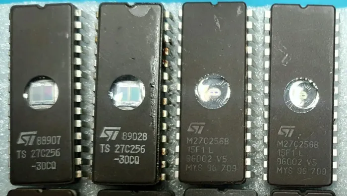 EPROM 27C256 EPROM 27256 MEMORIA COM JANELA KIT COM 4 PCS PERFEITAS