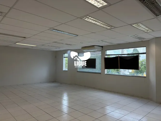 sobreloja comercial Inteiro na Rua das Hortencias
